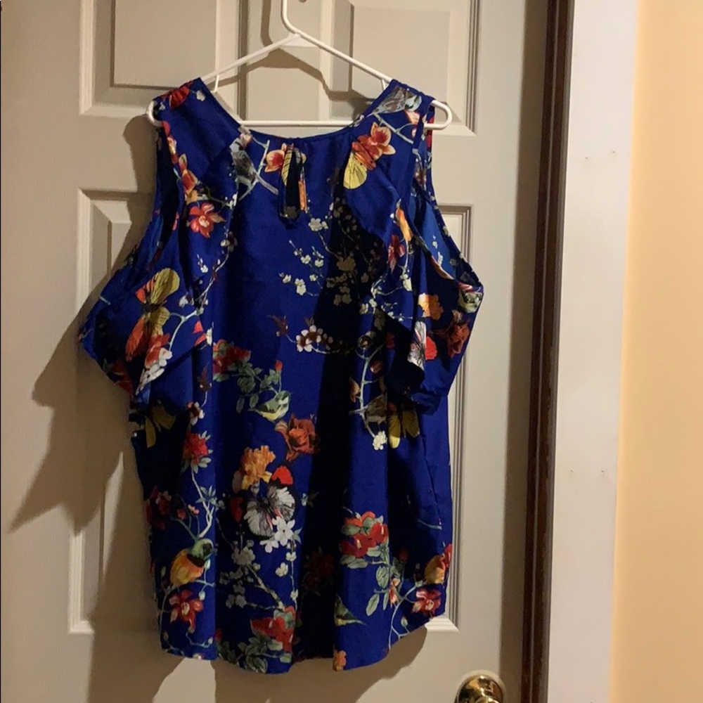 blouse - Picture 3 of 3